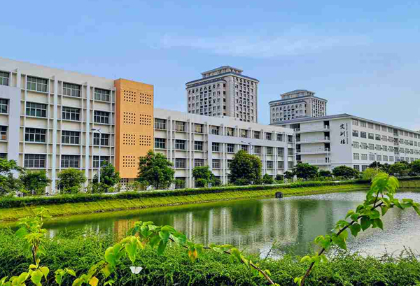 广东南方职业学院环境图片