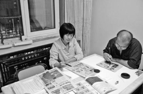 四年级小学生成“书法老师” 学校不愿招人占编制