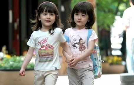 警惕：最容易被孩子模仿的13个父母的坏习惯