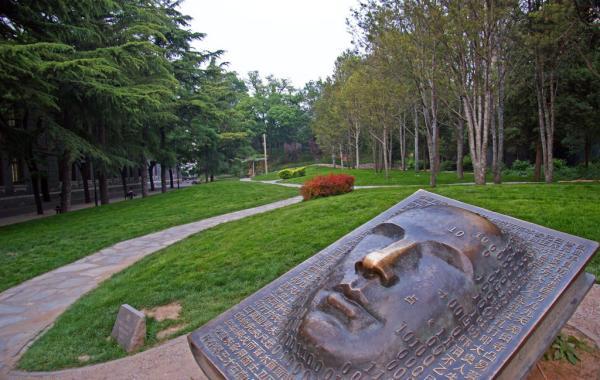 清华成大学首富：办学经费82亿科研近40亿