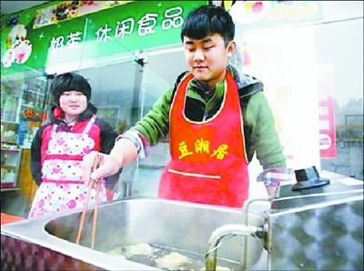 大四学生全国开70家臭豆腐店拥百万身家